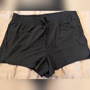 Black shorts, size xl, never worn
